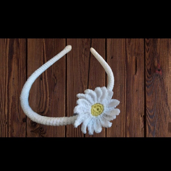 Accessoires pour cheveux au crochet bandeau pour cheveux fait main et élastique avec une jolie fleur de marguerite