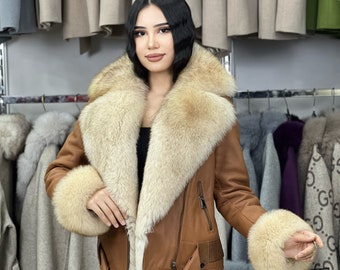 Collare in pelle di pecora fatto a mano con mantello in vera pelliccia di volpe