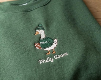 Felpa ricamata con oca da football, girocollo per il giorno della partita di Philadelphia, maglietta sportiva divertente con oca, regalo per i tifosi di football di Philadelphia