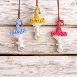 Schema portachiavi a forma di fungo all&#39;uncinetto, schema amigurumi all&#39;uncinetto per mini portachiavi a forma di fungo, schema portachiavi fai da te facile, ciondolo per borsa all&#39;uncinetto in PDF