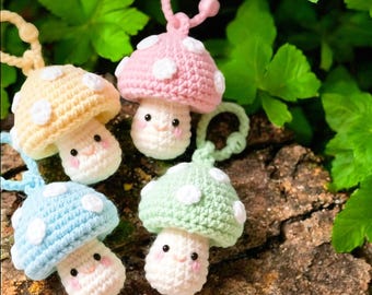 Paddenstoel gehaakt sleutelhangerpatroon, amigurumi-haakpatroon voor mini-paddenstoelsleutelhanger, eenvoudig doe-het-sleutelhangerpatroon, gehaakte tashanger pdf