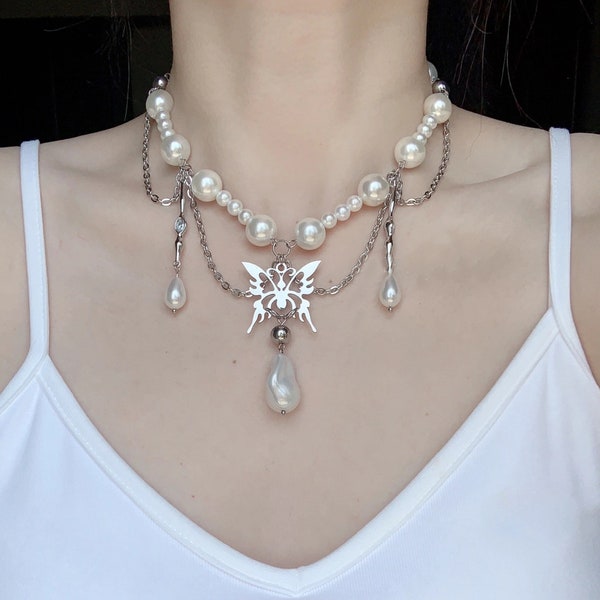 Collar de cuentas de perlas con encanto de mariposa, linda gargantilla de perlas barrocas, joyería gótica de cadena de astilla de perlas caídas, regalo de joyería Grunge Whimsigoth