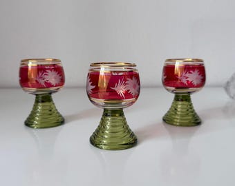 3er Set Vintage Deutsche Roemer Weingläser, Grüne Bienenstock Stem Rubinrote Kelche