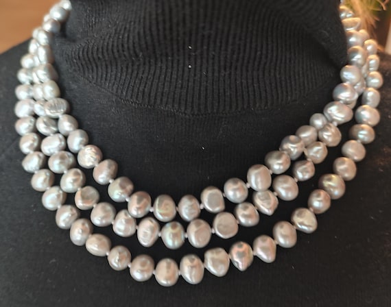 Triple necklace of gray pearls Majorica "Andalusi… - image 1