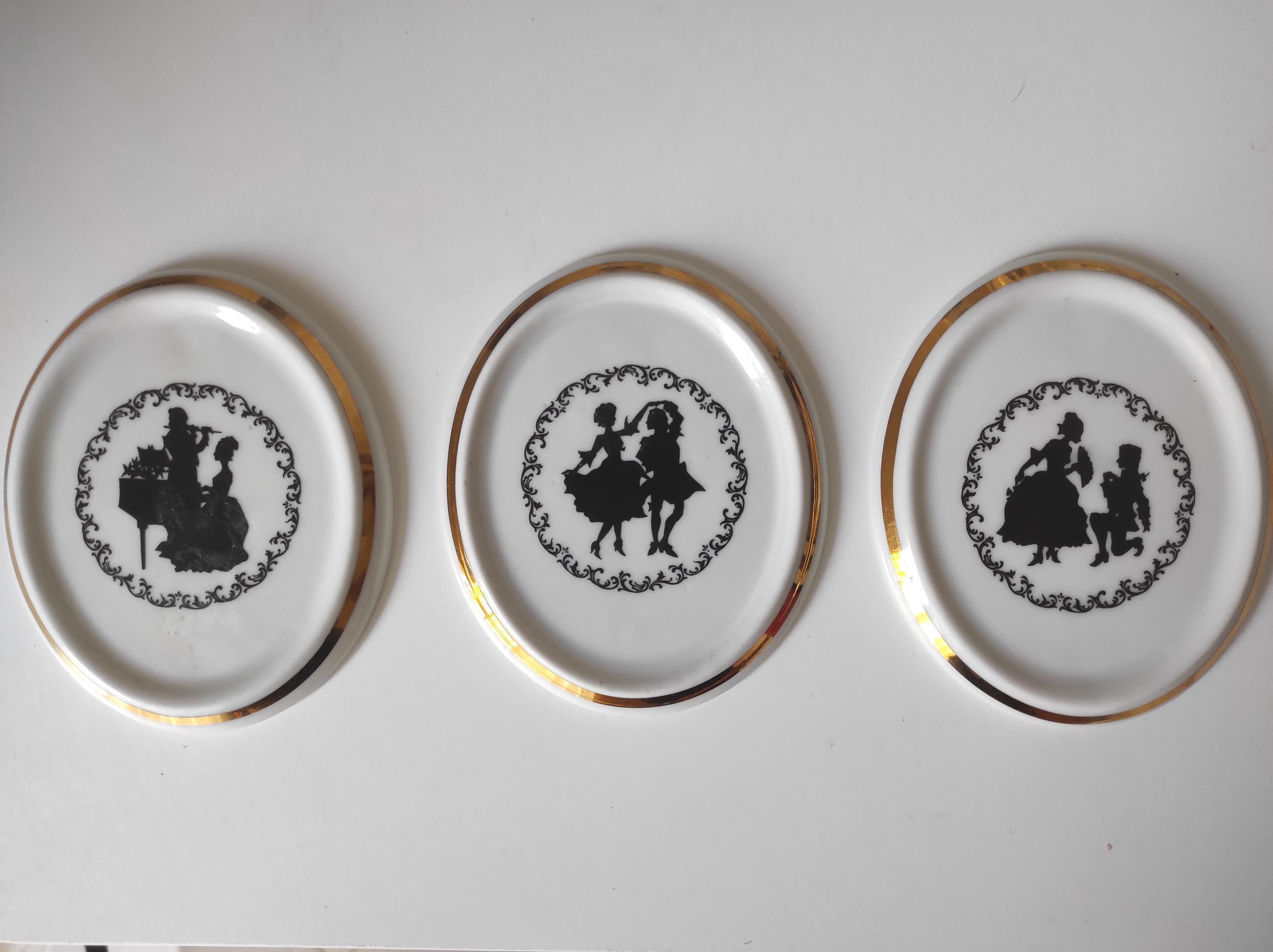 ロココ様式 陶磁器 置物 3体 ロココ様式 陶磁器 置物 3体 ロココ様式 陶磁器 置物 3体