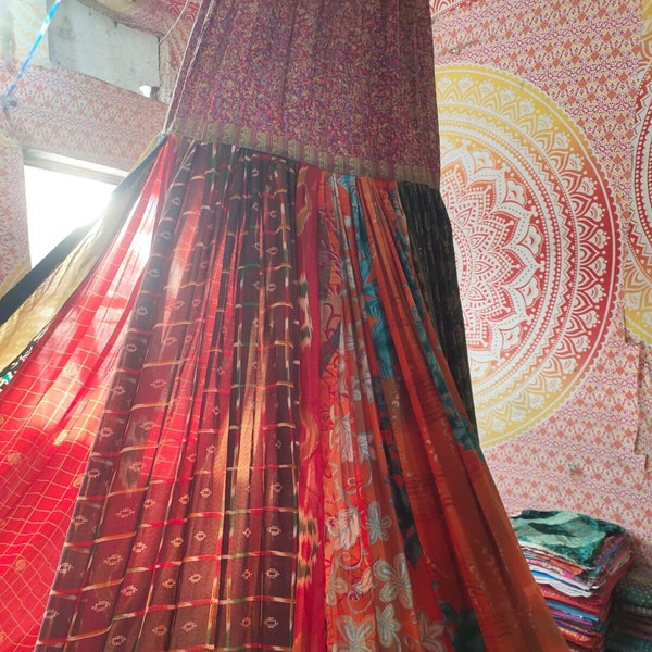 Auvent bohème - Tente Saree - Toile de fond de mariage bohème à baldaquin de jardin, décor hippie indien - salle de méditation avec coin salon au sol - glamping