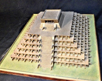 Handmade Diorama - Pyramid of Tehothihuacan