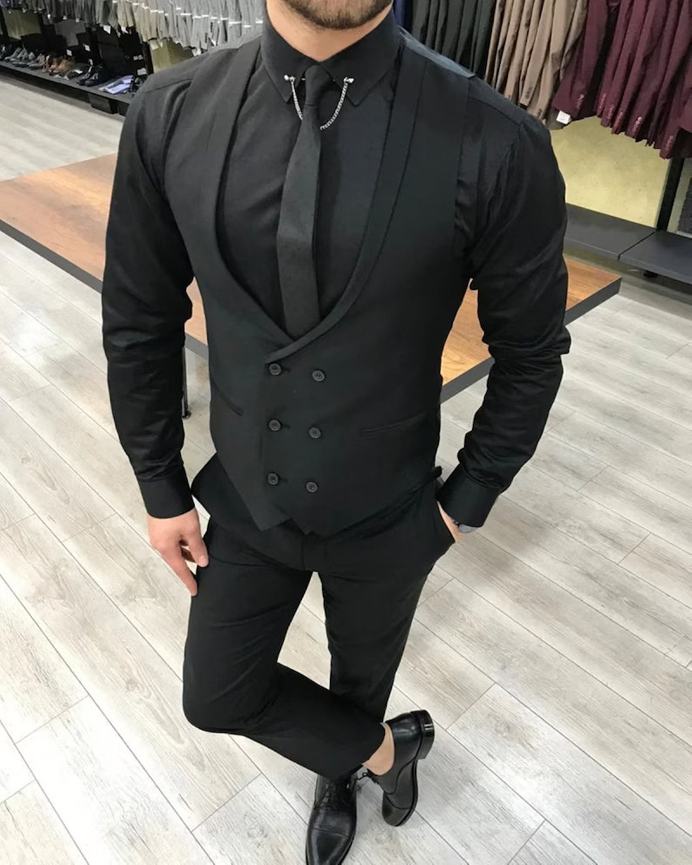 Three Pieces Black Summer Wedding Suits for Groom with Peaked Lapel