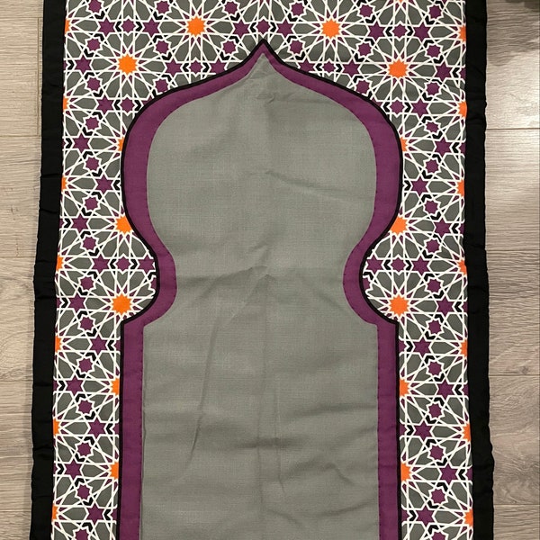 Handmade Prayer Mat - Pakistan Maestri/ Perfect Gift for Ramadan and Eid