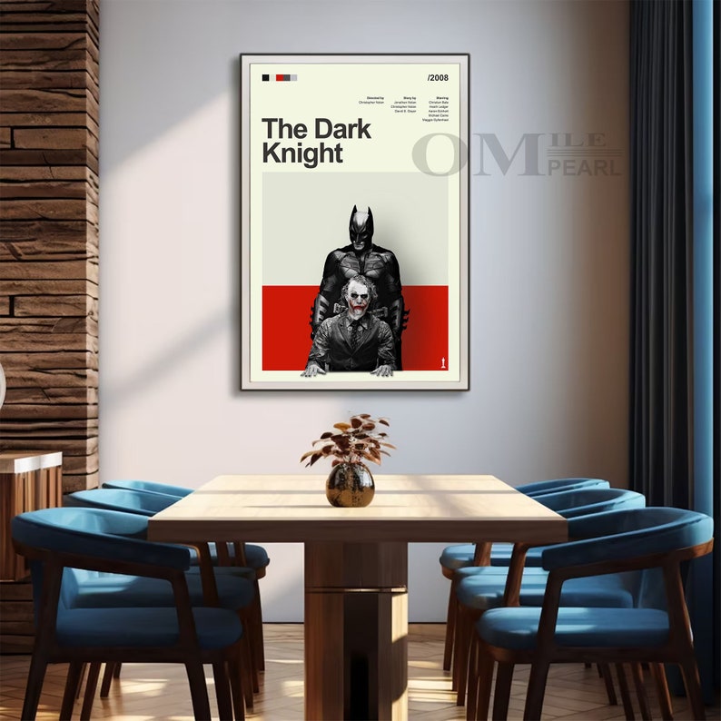Puede incluir: Un p&oacute;ster de pel&iacute;cula minimalista para "The Dark Knight" con Batman y el Joker en blanco y negro sobre un fondo rojo y blanco. El p&oacute;ster incluye el t&iacute;tulo de la pel&iacute;cula y el a&ntilde;o 2008.