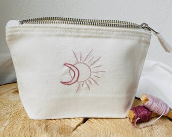 Hand-embroidered sun and moon pouch/pouch/pencil case/cosmetic bag, sweet gift/souvenir