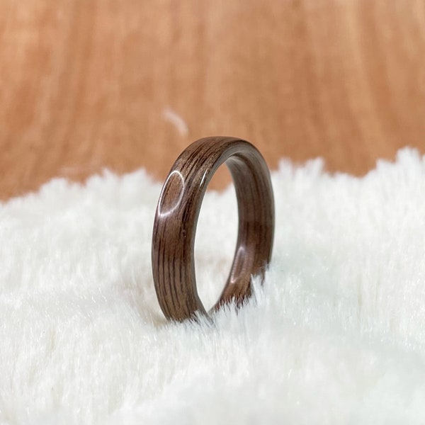 walnut bentwood ring - wooden ring - high glossy finish - handmade jewellery - handcrafted wood ring