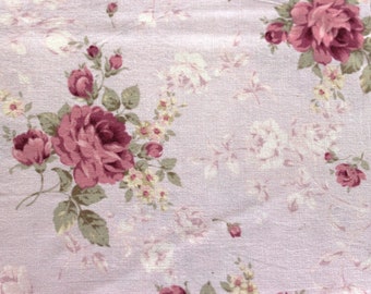 cotton #115 light lavender shabby chic with roses quilt fabric 1 yard