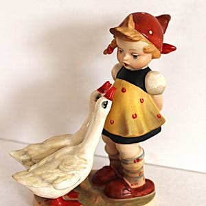 vintage Beswick figurine 1940-1948 Goose girl #905 porcelain statue