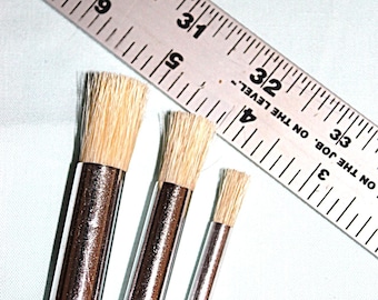 lot de trois pinceaux pour pochoirs, artisanat d'art, manche en bois de porc