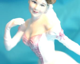 Royal Doulton figurine HN4324The Bride  used 9&quot; tall In Vogue series statue womens wedding