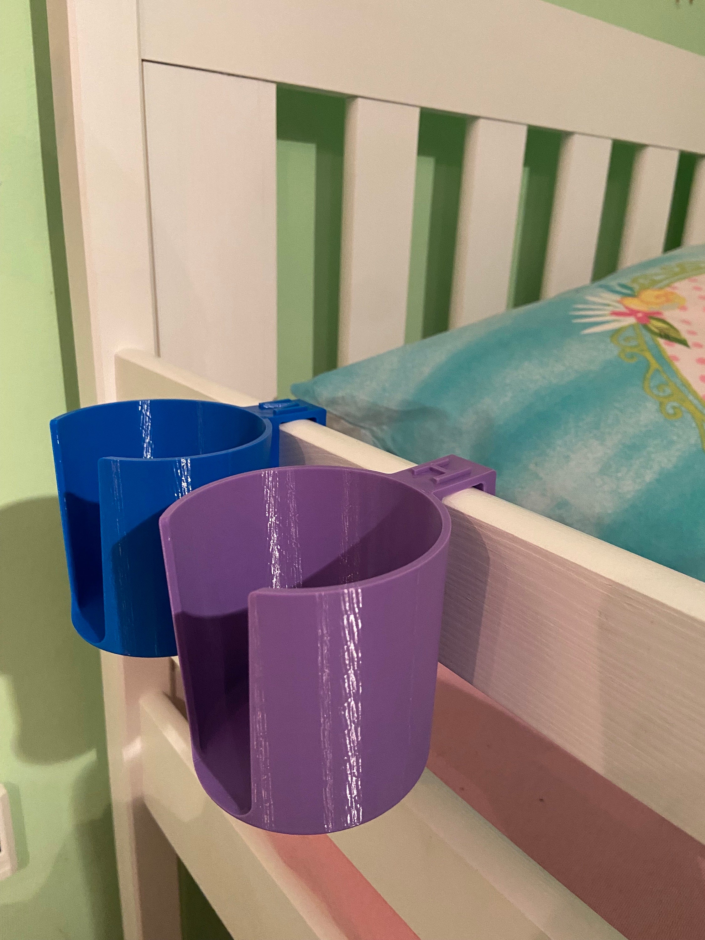 Flaschenhalter Becherhalter personalisierbar Kinderbett Babybett Etagenbett  Alle Becher und Flaschen kein Bohren - .de