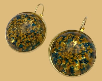 Earring gold gold yellow blue resin dried flower vintage retro