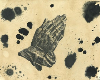 Dibujo a tinta de manos en oración para imprimir como descarga digital para la reflexión espiritual.