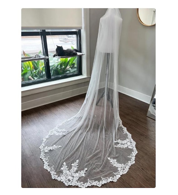 Elegant Tulle Wedding Veil With Lace & Comb Elegant Tulle Wedding Veil With Lace & Comb