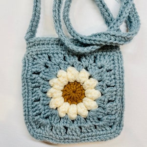 Petit modèle de sac à main au crochet PDF à téléchargement numérique Modèle au crochet adapté aux débutants Porte-monnaie à fleurs Mini sac carré grand-mère Modèle de sac à main facile
