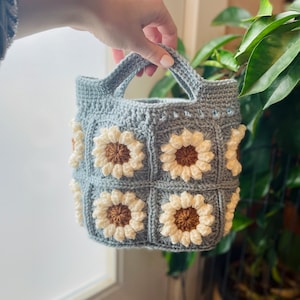 Patrón De Bolso Tote De Ganchillo Bolso De Flores Hinchadas De Ganchillo Patrón De Bolso Mini Daisy Patrón De Bolso De Ganchillo Floral Bolso Pequeño A Crochet Patrón imagen 7