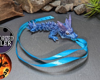 Baby dragon crystal dragon in the color of your choice as a bookmark, lucky charm, talisman movable fidget desk toy personalized in 3D printing