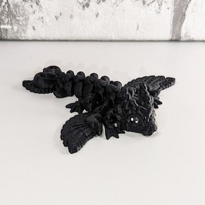 Movable dragon "LOVE" black *available immediately* - Winged dragon desk toy fidget decoration approx. 10.5 cm