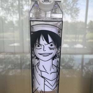 Bouteille d'eau en carton inspirée des dessins animés | Bouteille de lait en carton de Monkey D. Luffy | Bouteille de lait en carton d'une seule pièce | Une pièce personnalisée