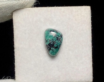 Cabujón de turquesa de Hubei de alta calidad, 9 x 6 x 3 mm, 1,33 ct. Muestra la belleza de la piedra. Es un símbolo de tradición, piedra suelta.