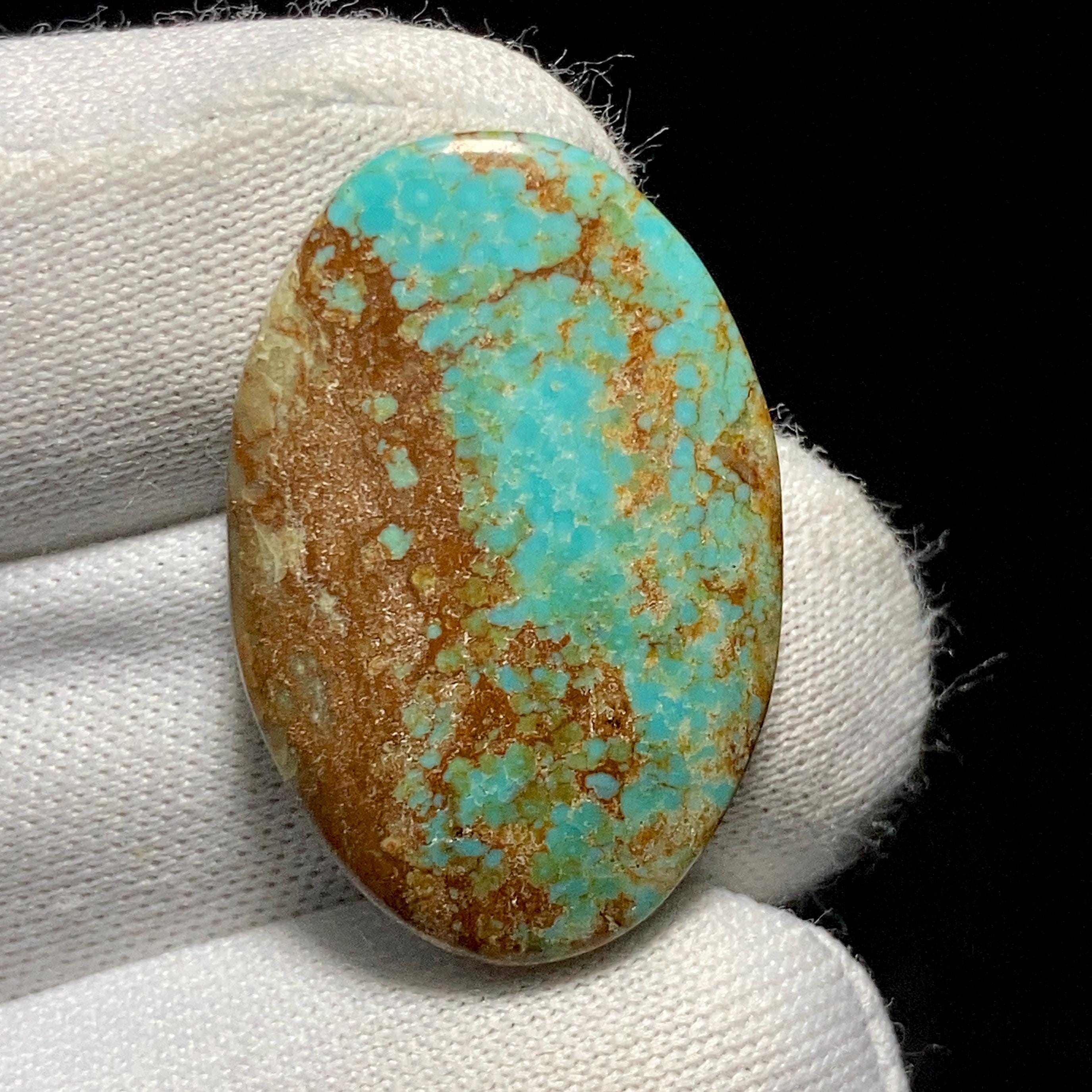 ナンバー 8 ターコイズ カボションのユニークな美しさ、28 x 18 x 4 MM