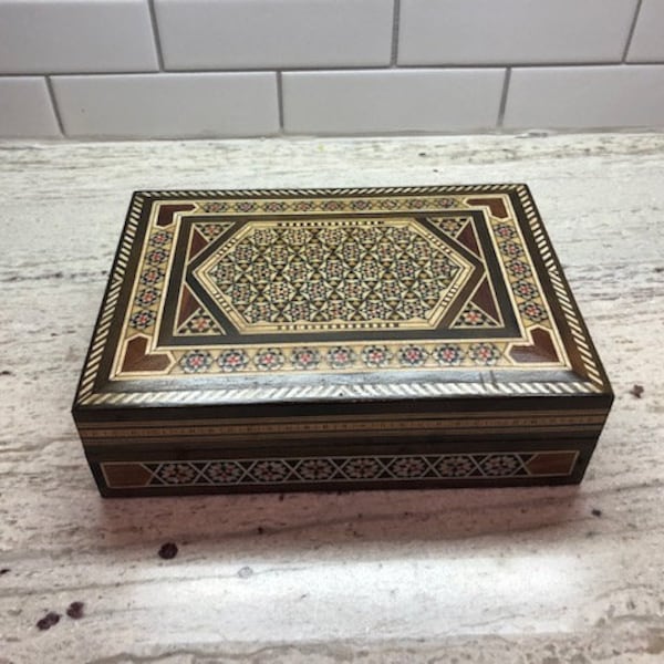 velvet wooden box / jewelry box / cigar box / 8" x 5.5" x 2.5"