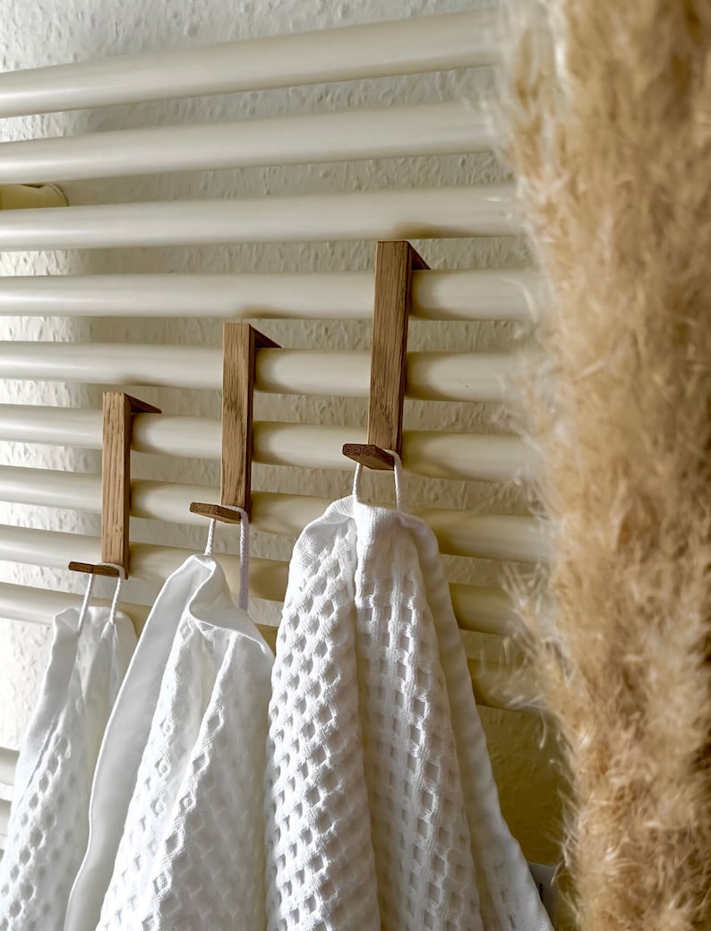 Porte-serviettes en bois de chêne avec aimant. à partir de 2 paires LIVRAISON GRATUITE Code GRATUIT durable, beau et précieux. Excellente idée cadeau. image 1