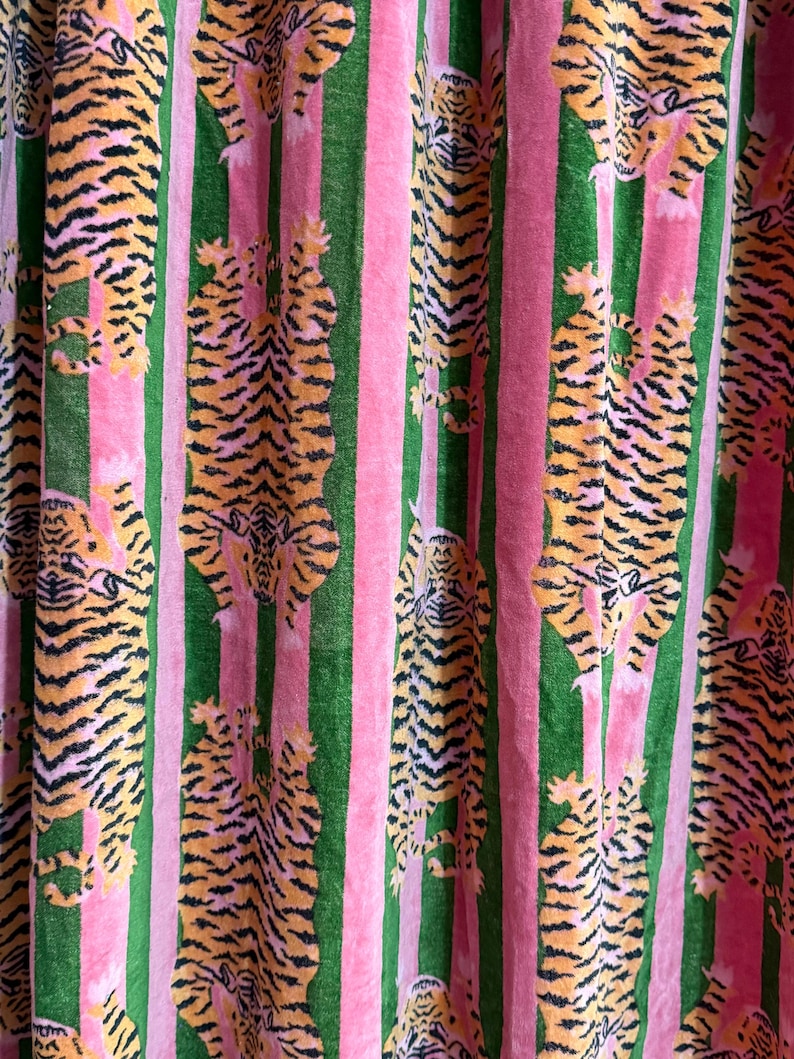 Tibetanska tigersammetsgardiner | Gröna rosa randiga lyxiga bomullsgardiner bild 3