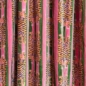 Tibetanska tigersammetsgardiner | Gröna rosa randiga lyxiga bomullsgardiner bild 9
