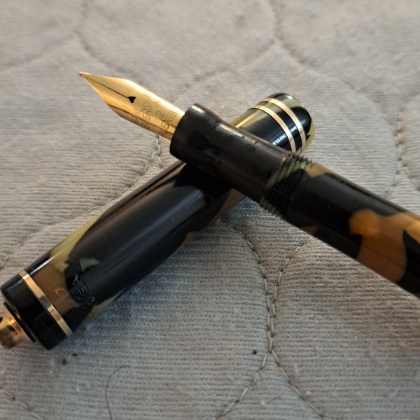 Wahl Tortise Shell Ring Top / 1930's Vintage Fountain Pen / 4 Gold Filled Bands / Soft Super Flex 2MFS to 2.4mm (12x line variation)