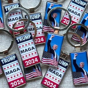 FIGHT Trump's Iconic Moment Photo Keychain, Trump Keychain Donald, I Will Fight Trump, Trump Keychain Maga 2024 USA President