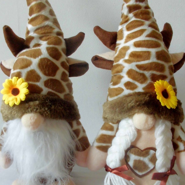 Gnome girafe garçon, lutin sans visage, gnome décoration, idée cadeau, peluche girafe à poser