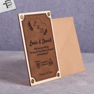 Hochzeitseinladung aus Holz & Leder mit Kraft Umschlag, Birkenholz und Kunstleder, vom Lande, 10 x 15 cm