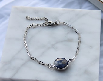 Edelstein Armband Silber mit Blauaderstein / Armkettchen mit blauem Stein im klassischen Bohostil / Armband mit natürlichem Stein