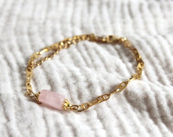 Delicada pulsera de cuarzo rosa en oro / Pulsera de piedras preciosas estilo boho / Pulsera fina minimalista / Pulsera con piedra curativa