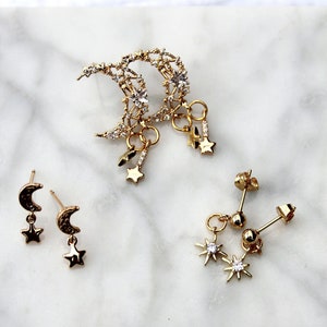 Ohrstecker gold Mond und Sterne / kleine, goldene Ohrringe / Hängeohrringe mit Mondanhänger / Ohrringe mit Stern / zierliche Boho Ohrringe