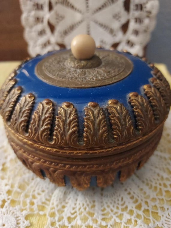 Napoleon III ceramic and bronze acanthus jewelry … - image 1