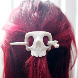 Skull Hair Pin , Gothic Hair Accessories, Halloween Gift for Women, Birthday Gift for Skull Lover, Human Skull Hair Stick, Witchy Hair Pin