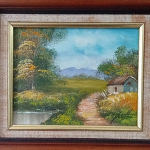 Mini schilderij in Frans Italiaanse stijl, ingelijst en gesigneerd, met staander