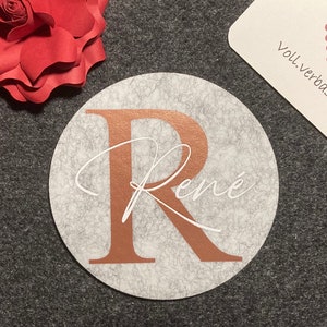 Personalisierter Filzuntersetzer als wieder verwendbares Gastgeschenk für Hochzeit Konfirmation Feier Party roségold Geburtstag Tischdeko