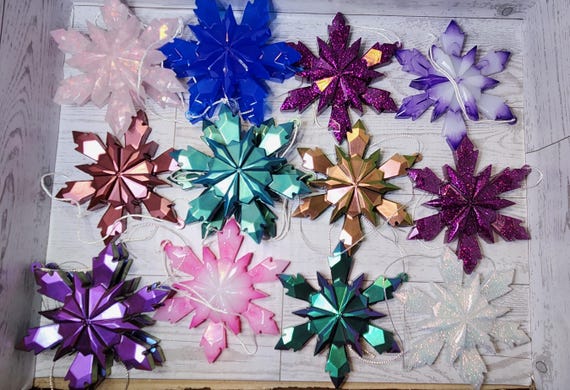 Handmade Snowflake Resin Ornament – Winter Holiday Tree Decoration