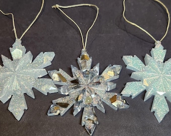 Handmade Snowflake Resin Ornament – Winter Holiday Tree Decoration
