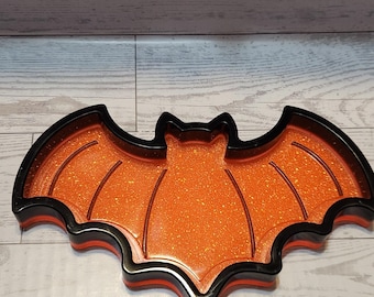 Handmade Resin Bat Tray – Gothic Elegance Meets Functional Art