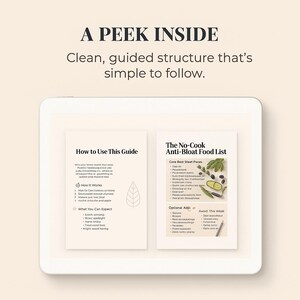 Puede incluir: Una tableta digital muestra una gu&iacute;a titulada "C&oacute;mo usar esta gu&iacute;a" y "Lista de alimentos anti-hinchaz&oacute;n sin cocci&oacute;n". El texto "A PEEK INSIDE" est&aacute; en la parte superior. La gu&iacute;a proporciona una estructura clara y guiada que es f&aacute;cil de seguir.